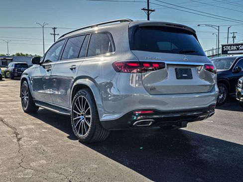 Used 2024 Mercedes-Benz GLS 580 4MATIC image 4
