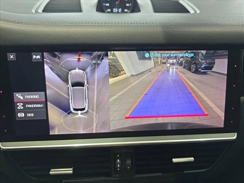 Used 2021 Porsche Cayenne GTS image 27