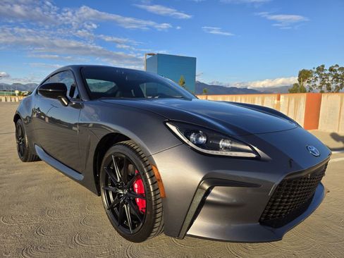 Used 2024 Toyota GR86 Premium image 5