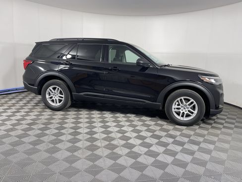 Used 2026 Ford Explorer Active AWD/4WD image 6