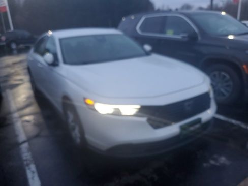 Used 2023 Honda Accord LX image 2