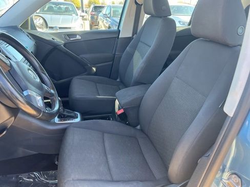 Used 2017 Volkswagen Tiguan Limited w/ Premium Package image 7