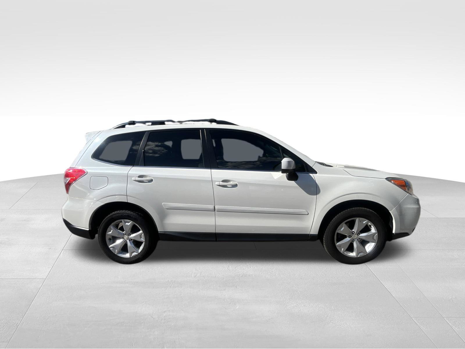 Used 2016 Subaru Forester 2.5i Limited AWD/4WD image 4