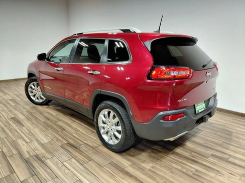 Certified 2016 Jeep Cherokee Limited w/ Luxury Group AWD/4WD image 28