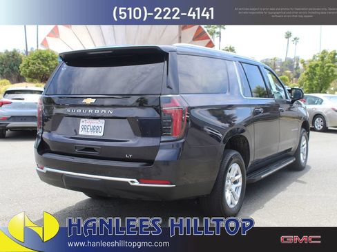 Used 2025 Chevrolet Suburban LT RWD image 7