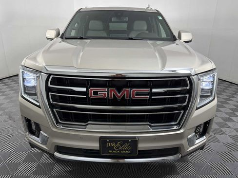 Used 2021 GMC Yukon XL SLT w/ SLT Luxury Plus Package AWD/4WD image 2