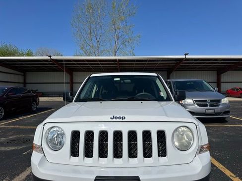 Used 2015 Jeep Patriot Sport image 14