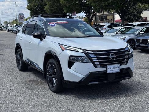 Certified 2026 Nissan Rogue Platinum w/ Platinum Premium Package AWD/4WD image 4