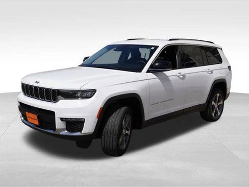 Certified 2023 Jeep Grand Cherokee L Limited AWD/4WD image 11