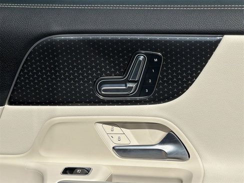 Used 2025 Mercedes-Benz GLA 250 image 31