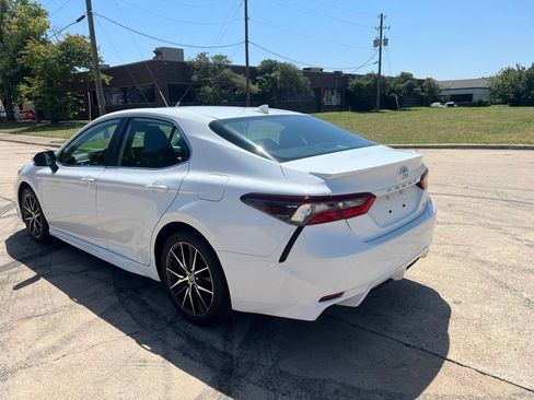 Used 2024 Toyota Camry SE FWD image 8