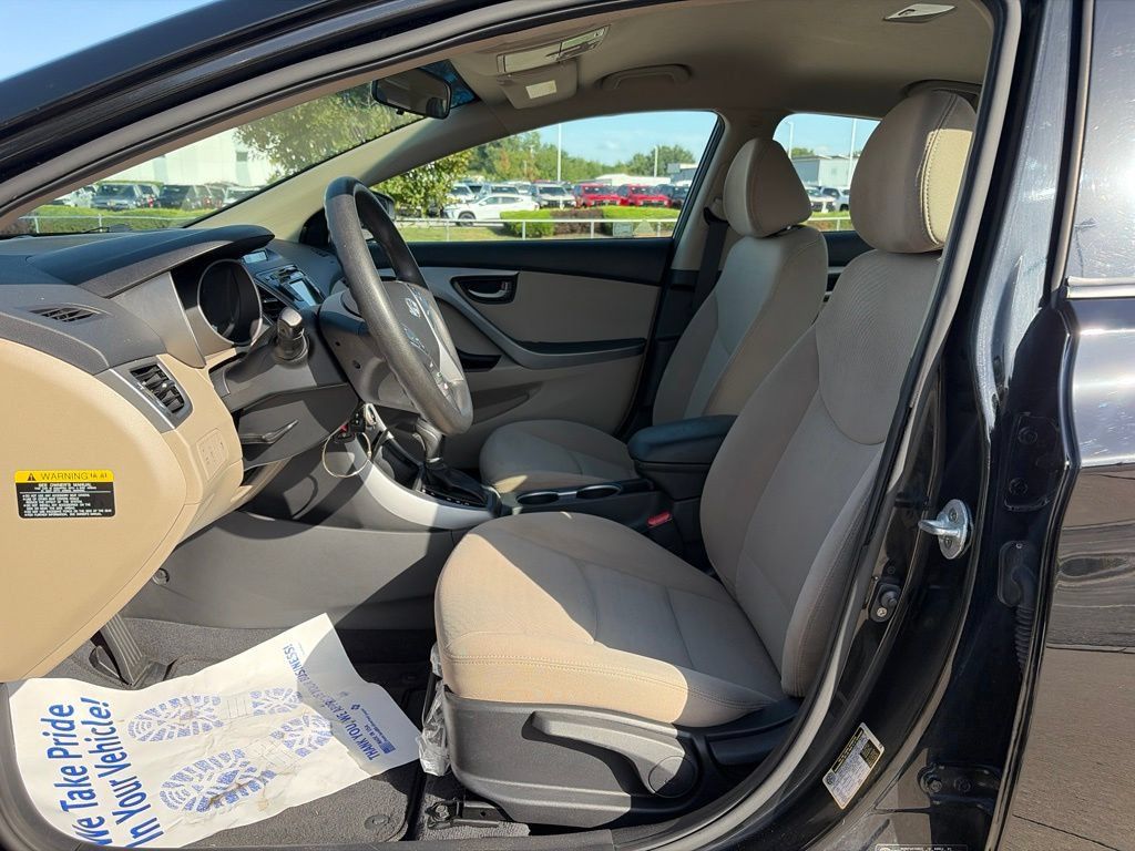 Used 2015 Hyundai Elantra SE w/ Option Group 02 FWD image 42
