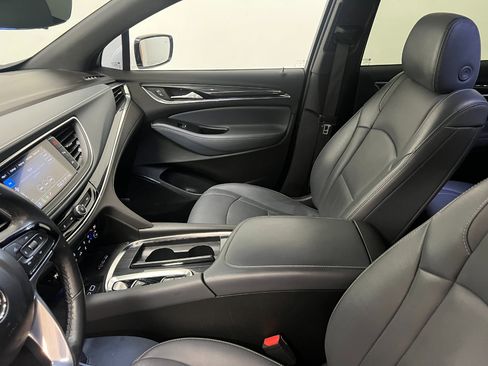 Used 2024 Buick Enclave Premium image 21