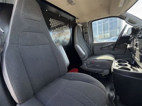 Used 2023 GMC Savana 2500 w/ Driver Convenience Package image 12