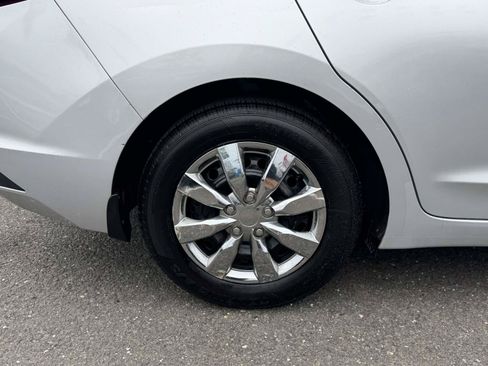 Used 2020 Hyundai Elantra SE FWD image 9