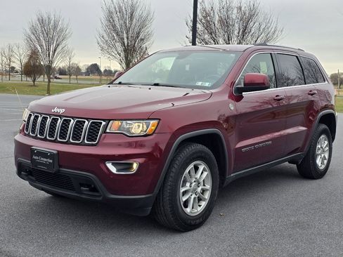 Used 2018 Jeep Grand Cherokee Laredo image 4