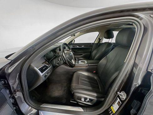 Used 2019 BMW 740i xDrive AWD/4WD image 21