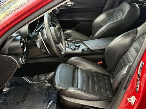 Used 2017 Alfa Romeo Giulia Ti w/ TI 19" Sport Package image 18