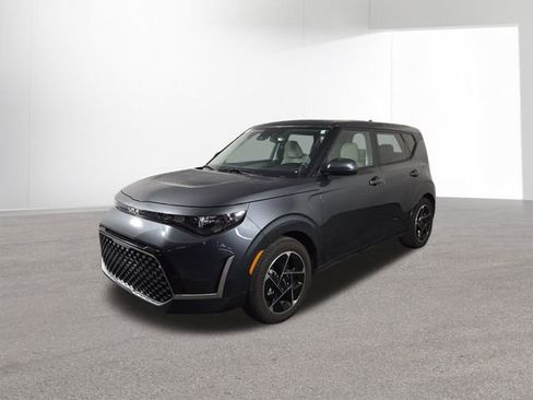 Certified 2023 Kia Soul EX image 2