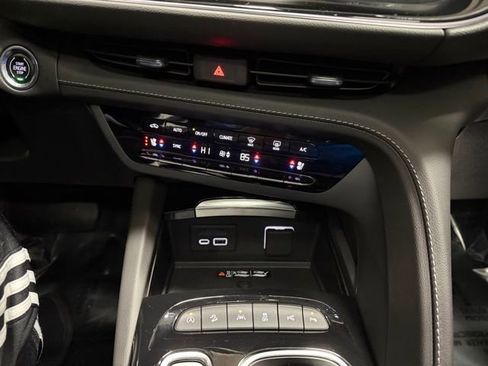 Used 2023 Buick Envision Avenir image 38