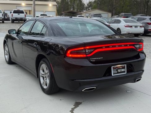 Used 2019 Dodge Charger SXT RWD image 8