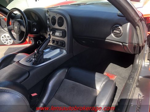 Used 2005 Dodge Viper SRT-10 image 18