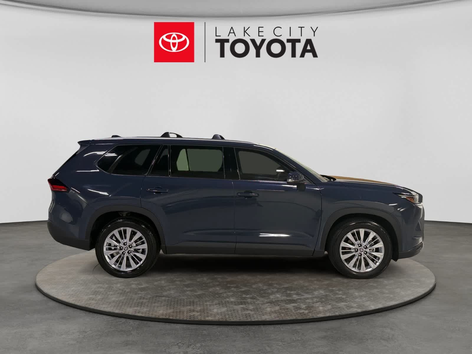 Used 2024 Toyota Grand Highlander AWD image 11