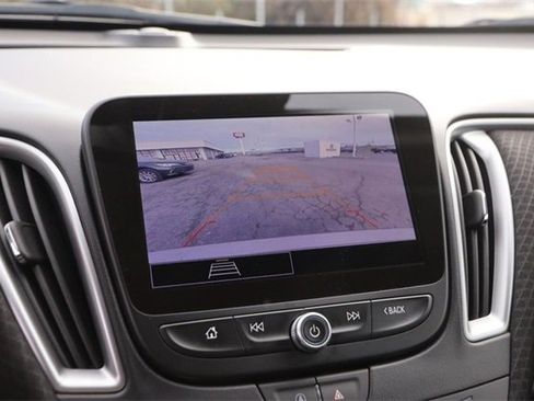 Used 2024 Chevrolet Malibu LT image 17