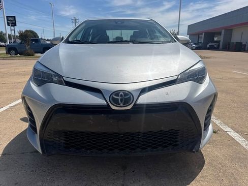 Used 2019 Toyota Corolla SE FWD image 2
