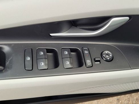 New 2025 Hyundai Elantra Limited image 14