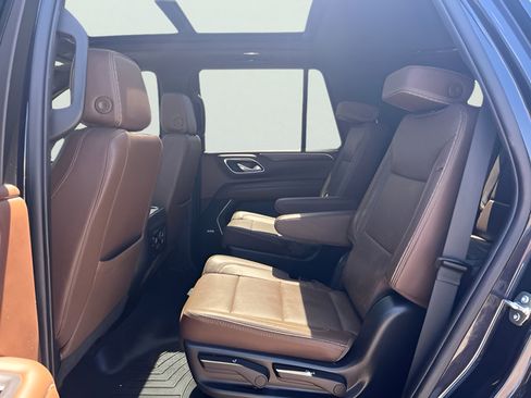 Used 2023 Chevrolet Tahoe High Country AWD/4WD image 32