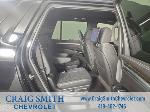 Used 2025 Cadillac Escalade Sport Platinum w/ LPO, Floor Liner Package AWD/4WD image 17