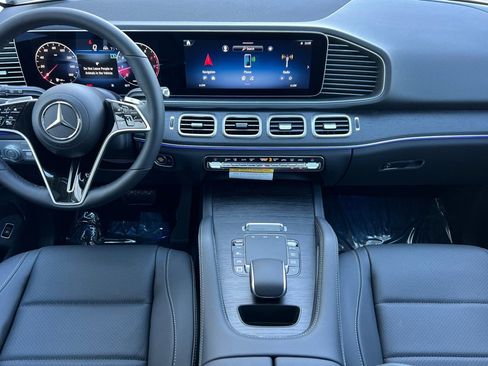 New 2026 Mercedes-Benz GLE 450 4MATIC image 3