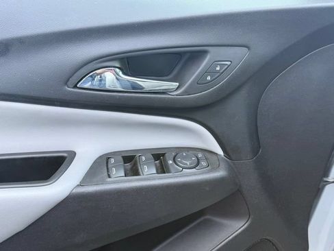 Used 2022 Chevrolet Equinox LT FWD image 22