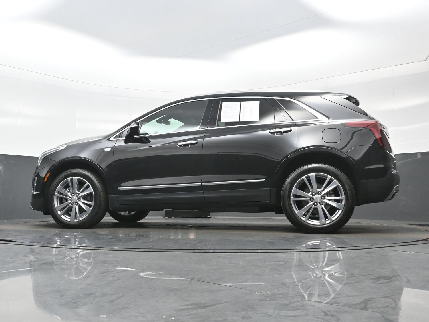 Used 2024 Cadillac XT5 Premium Luxury w/ LPO, Floor Liner Package AWD/4WD image 29