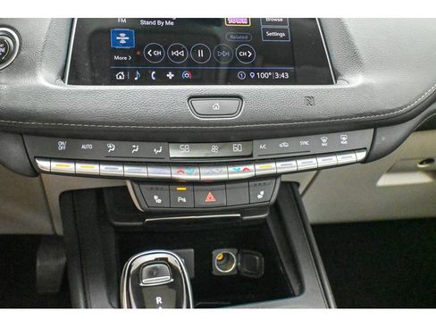 Used 2020 Cadillac XT4 Luxury w/ Cold Weather Package AWD/4WD image 43