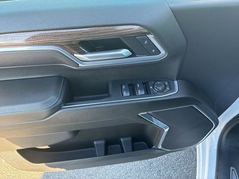 Used 2025 Chevrolet Silverado 1500 LT image 12