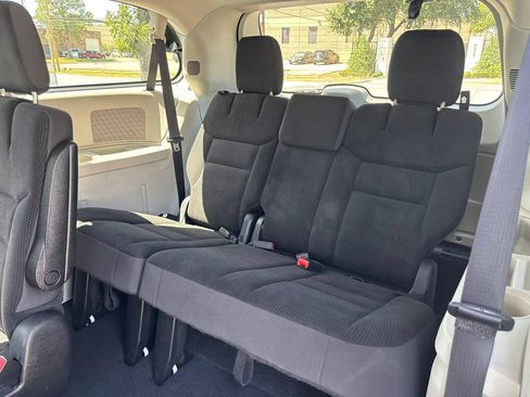 Used 2019 Dodge Grand Caravan SE w/ UConnect Hands-Free Group FWD image 54