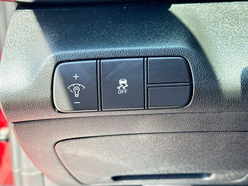 Used 2025 Hyundai Elantra Sport image 33