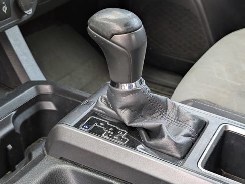 Used 2021 Toyota Tacoma TRD Off-Road w/ Technology Package AWD/4WD image 25