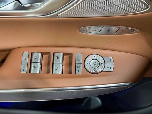 Used 2025 Genesis GV70 2.5T w/ Advanced Package image 23