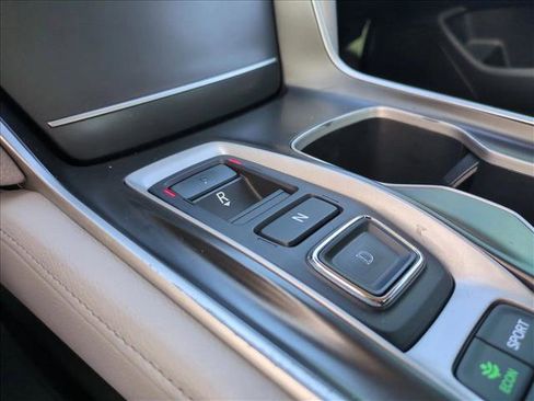 Used 2018 Honda Accord Touring image 12