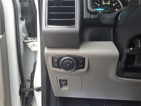 Used 2018 Ford F150 XLT w/ Trailer Tow Package image 14