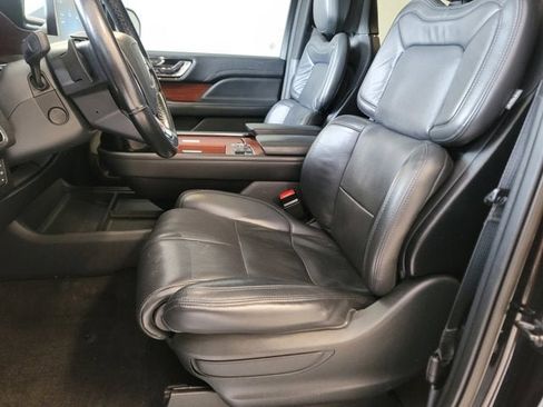 Used 2023 Lincoln Navigator Reserve AWD/4WD image 21