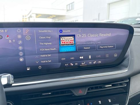 Certified 2025 Buick Envision Preferred image 13