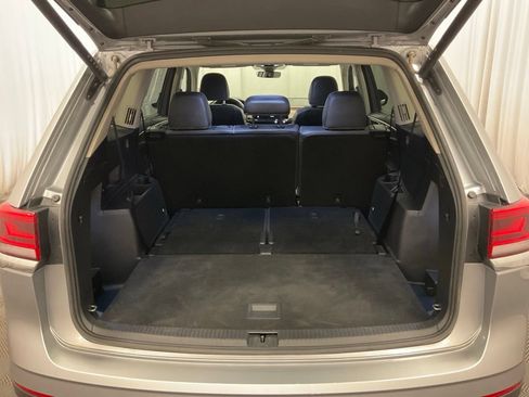 Used 2025 Volkswagen Atlas SE AWD/4WD image 9