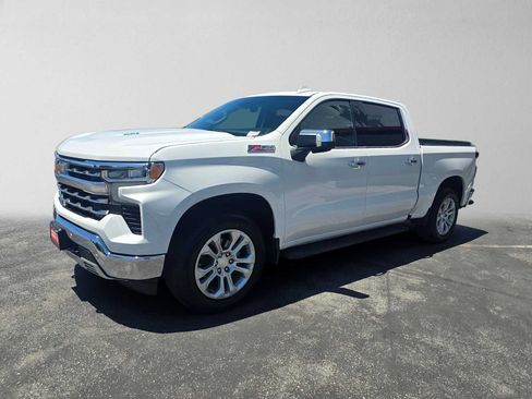 Used 2024 Chevrolet Silverado 1500 LTZ w/ Z71 Off-Road Package AWD/4WD image 7