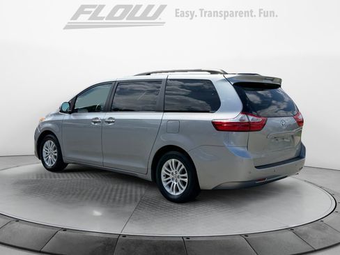 Used 2016 Toyota Sienna XLE Premium FWD image 6