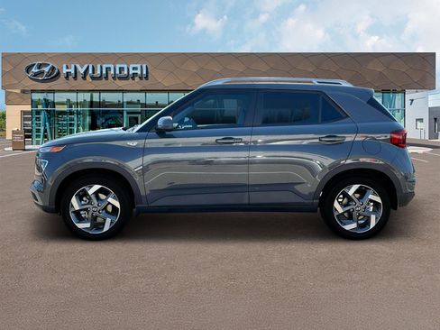 New 2025 Hyundai Venue SEL image 3