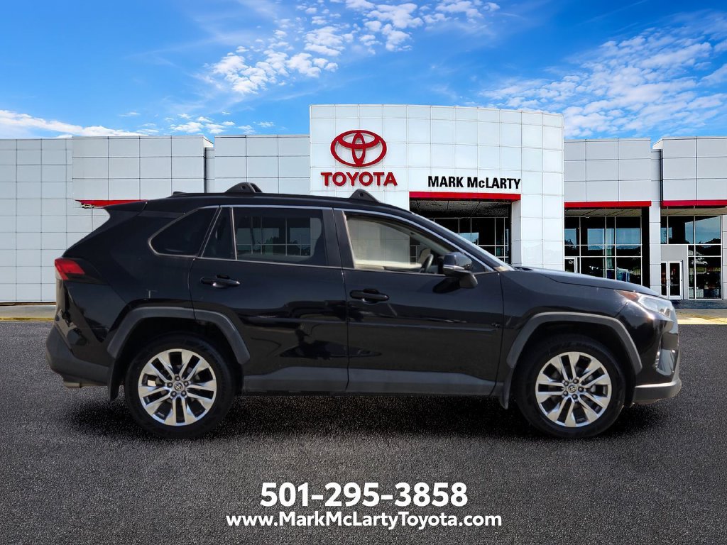Used 2021 Toyota RAV4 XLE Premium FWD image 6